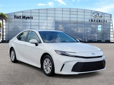 2025 Toyota Camry SE