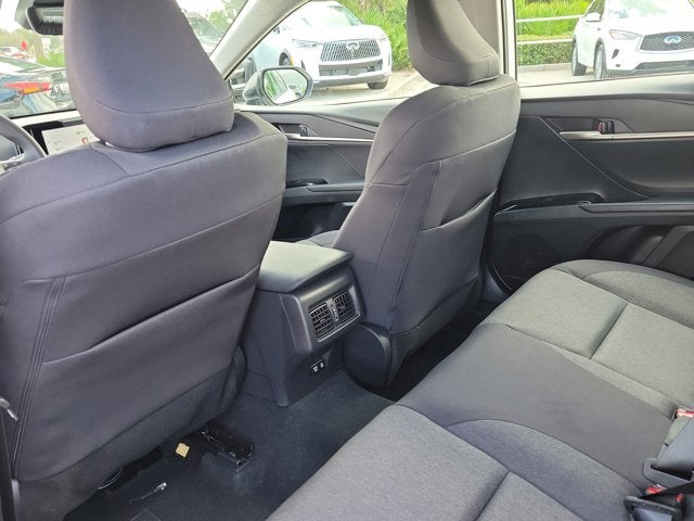 2025 Toyota Camry SE