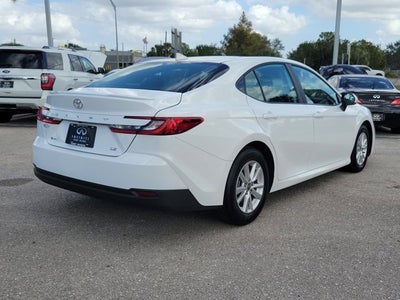 2025 Toyota Camry SE