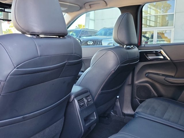 2023 Mitsubishi Outlander SE