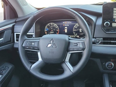 2023 Mitsubishi Outlander SE