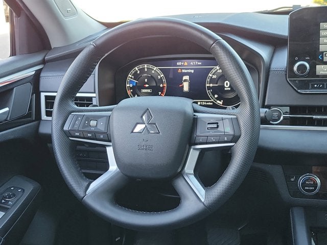 2023 Mitsubishi Outlander SE
