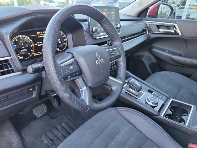 2023 Mitsubishi Outlander SE