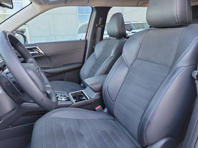 2023 Mitsubishi Outlander SE