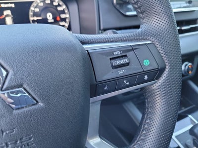 2023 Mitsubishi Outlander SE