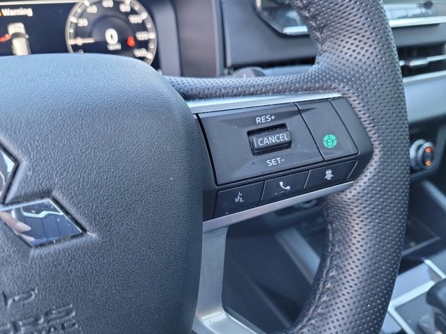 2023 Mitsubishi Outlander SE