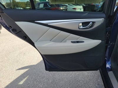 2023 INFINITI Q50 LUXE