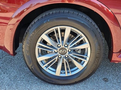 2022 INFINITI QX80 LUXE