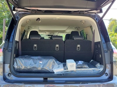 2026 INFINITI QX80 LUXE