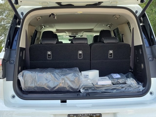 2026 INFINITI QX80 LUXE