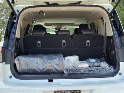 2026 INFINITI QX80 LUXE