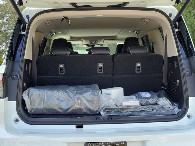 2026 INFINITI QX80 LUXE