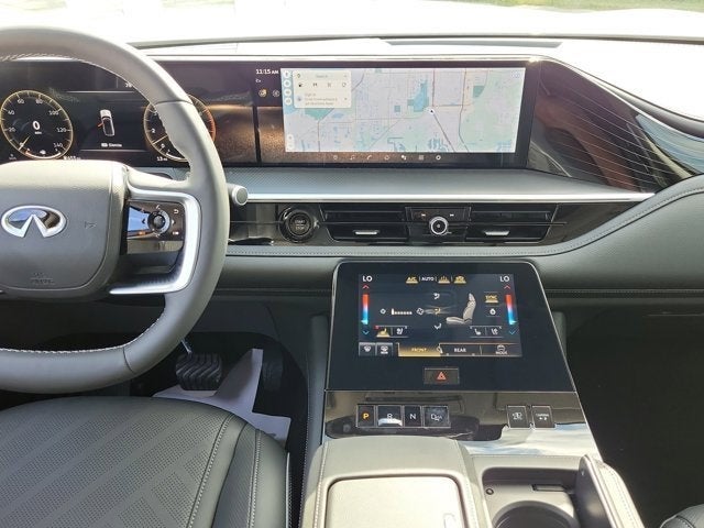 2026 INFINITI QX80 LUXE