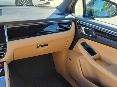 2022 Porsche Macan Base