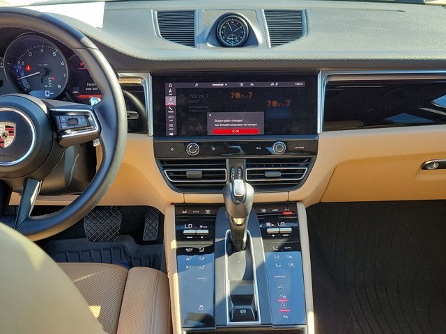 2022 Porsche Macan Base