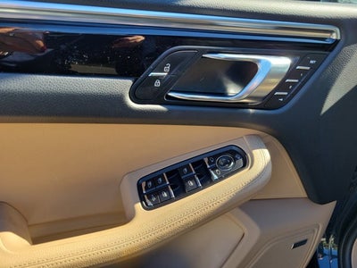 2022 Porsche Macan Base