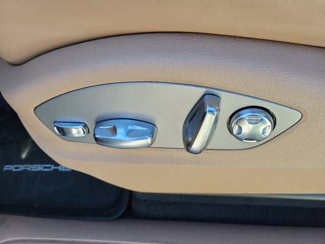 2022 Porsche Macan Base