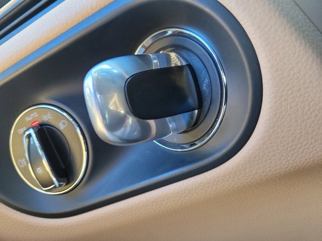 2022 Porsche Macan Base