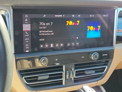 2022 Porsche Macan Base