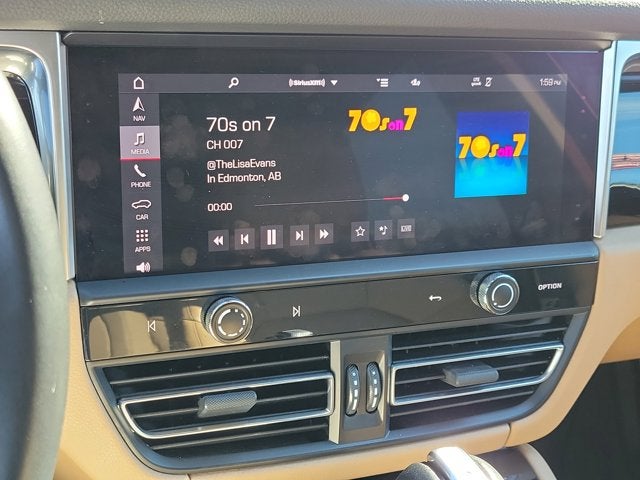 2022 Porsche Macan Base