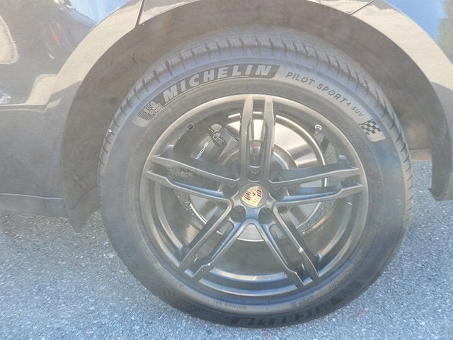 2022 Porsche Macan Base