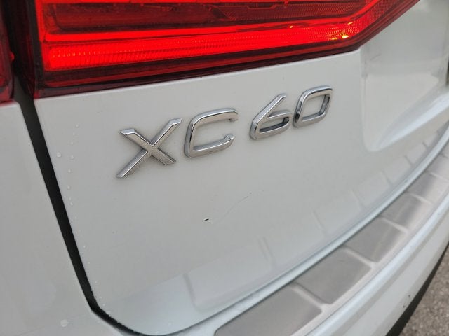 2021 Volvo XC60 T5 Momentum