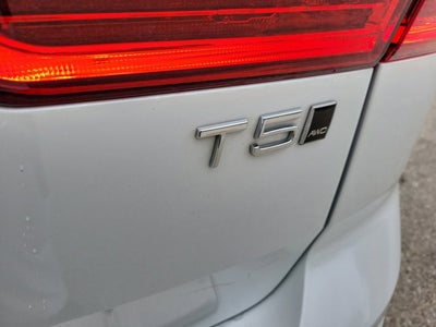 2021 Volvo XC60 T5 Momentum