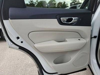 2021 Volvo XC60 T5 Momentum