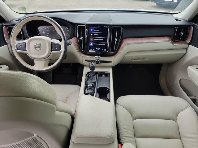 2021 Volvo XC60 T5 Momentum