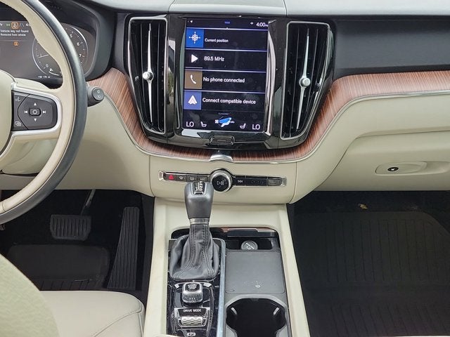 2021 Volvo XC60 T5 Momentum