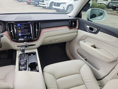2021 Volvo XC60 T5 Momentum