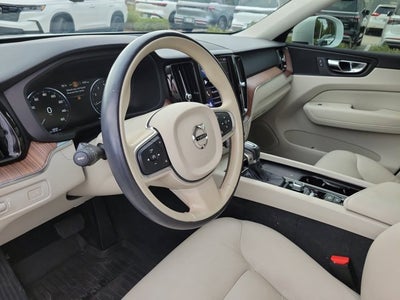 2021 Volvo XC60 T5 Momentum