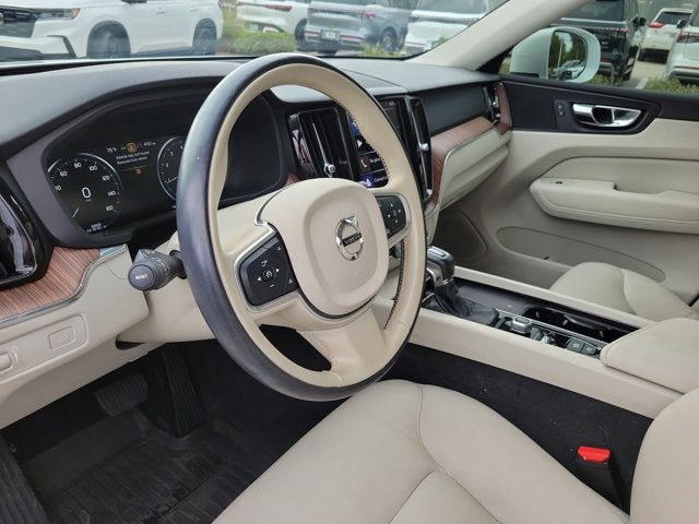 2021 Volvo XC60 T5 Momentum
