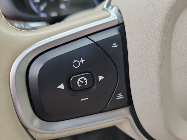 2021 Volvo XC60 T5 Momentum