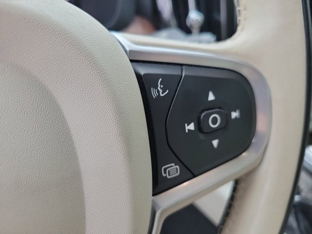 2021 Volvo XC60 T5 Momentum