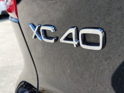 2023 Volvo XC40 B4 Plus Dark Theme