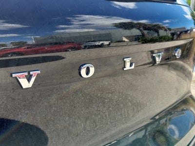 2023 Volvo XC40 B4 Plus Dark Theme