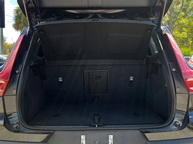 2023 Volvo XC40 B4 Plus Dark Theme