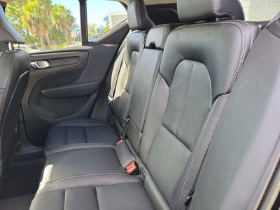 2023 Volvo XC40 B4 Plus Dark Theme