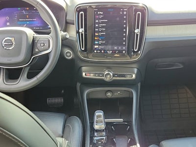 2023 Volvo XC40 B4 Plus Dark Theme