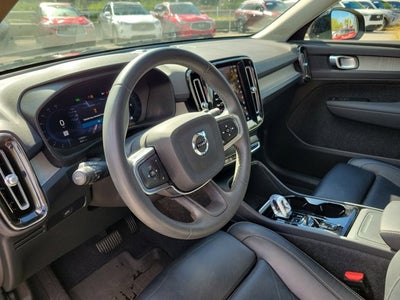 2023 Volvo XC40 B4 Plus Dark Theme