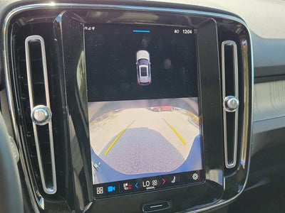 2023 Volvo XC40 B4 Plus Dark Theme