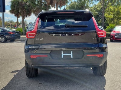 2023 Volvo XC40 B4 Plus Dark Theme
