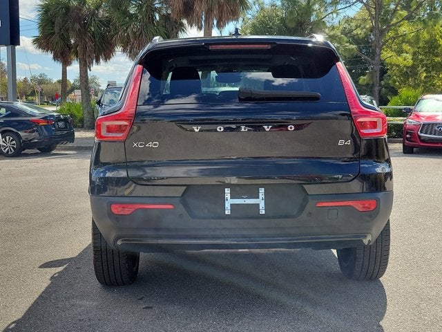 2023 Volvo XC40 B4 Plus Dark Theme