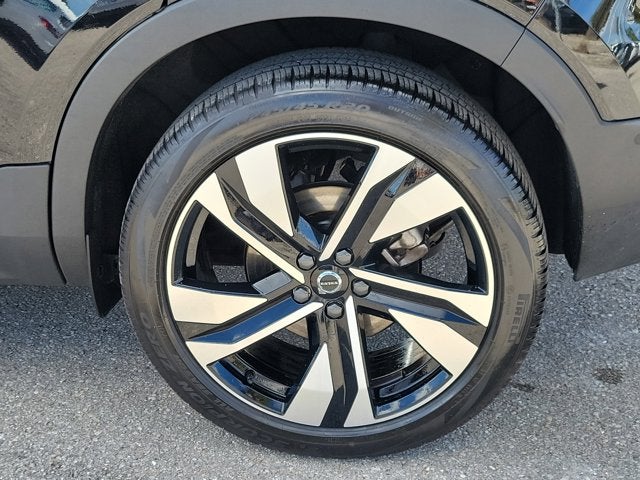 2023 Volvo XC40 B4 Plus Dark Theme