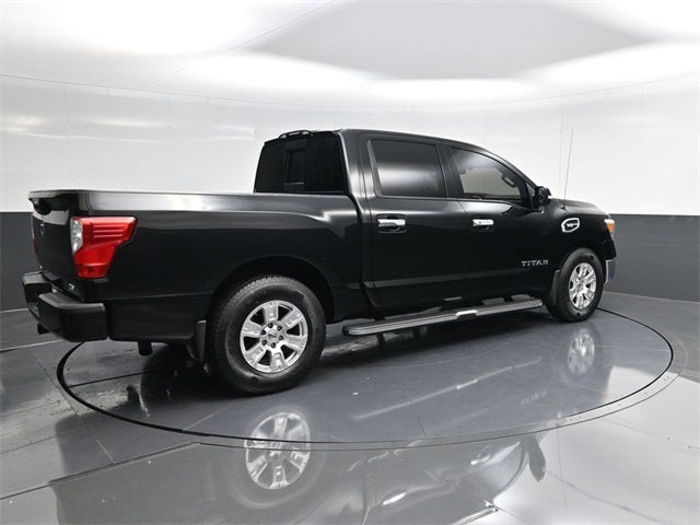 2017 Nissan Titan SV