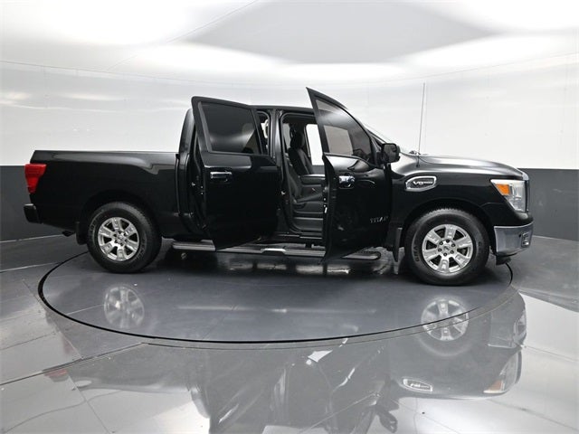 2017 Nissan Titan SV