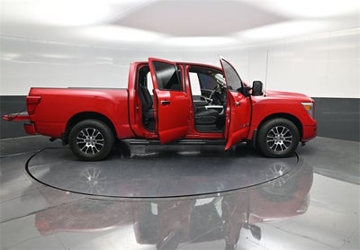 2020 Nissan Titan SV