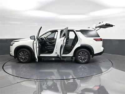 2024 Nissan Pathfinder S