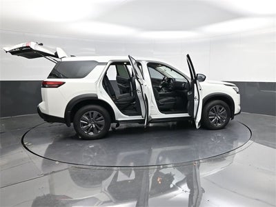 2024 Nissan Pathfinder S